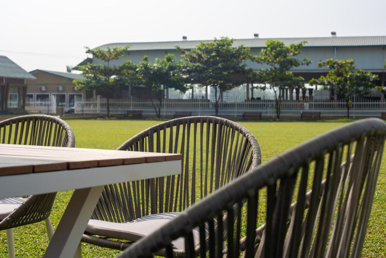 Paramount Riverfront Resort & Spa, Karjat Exterior photo